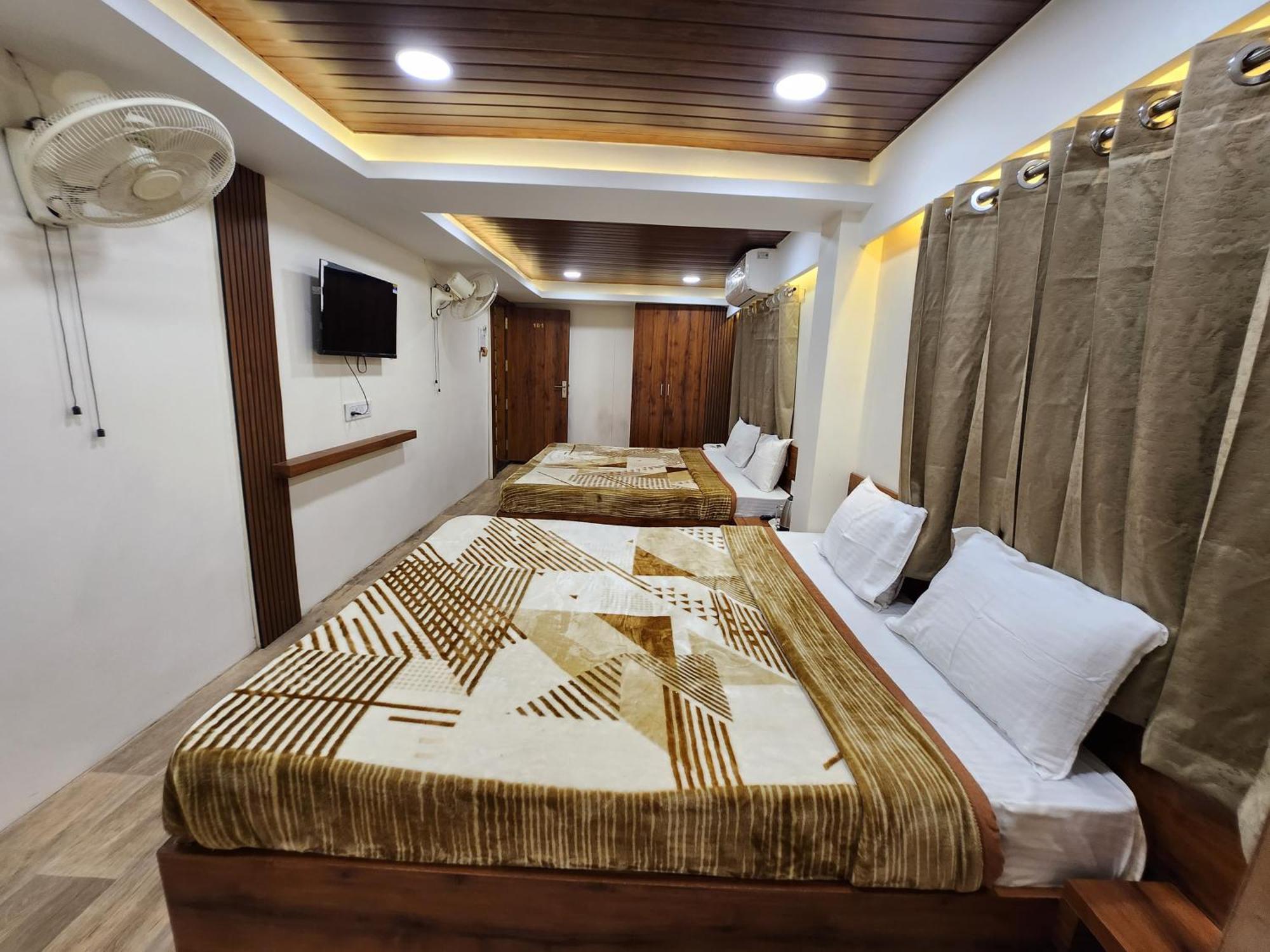 Hotel Anantshree Удджайн Екстер'єр фото
