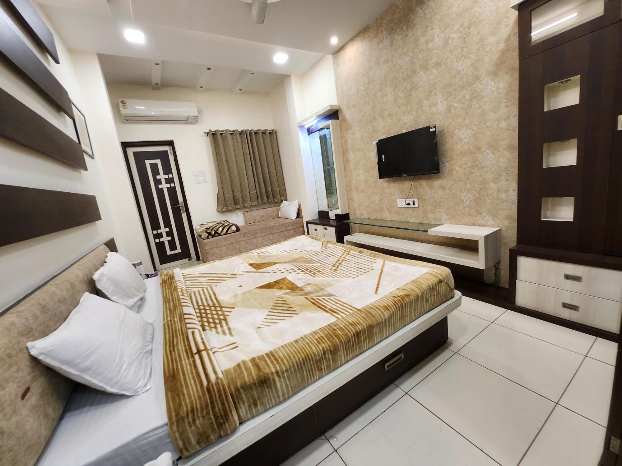 Hotel Anantshree Удджайн Екстер'єр фото