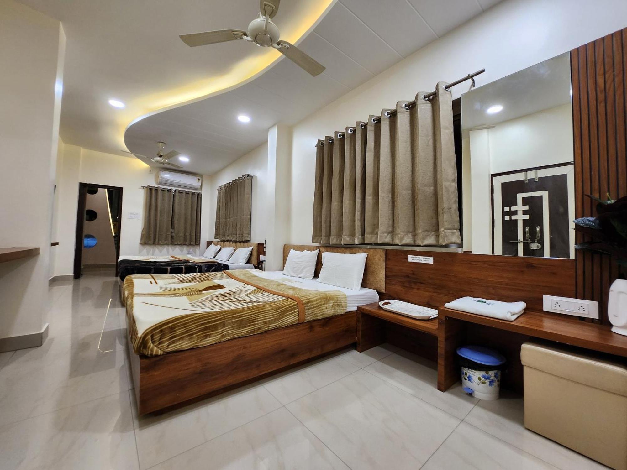 Hotel Anantshree Удджайн Екстер'єр фото