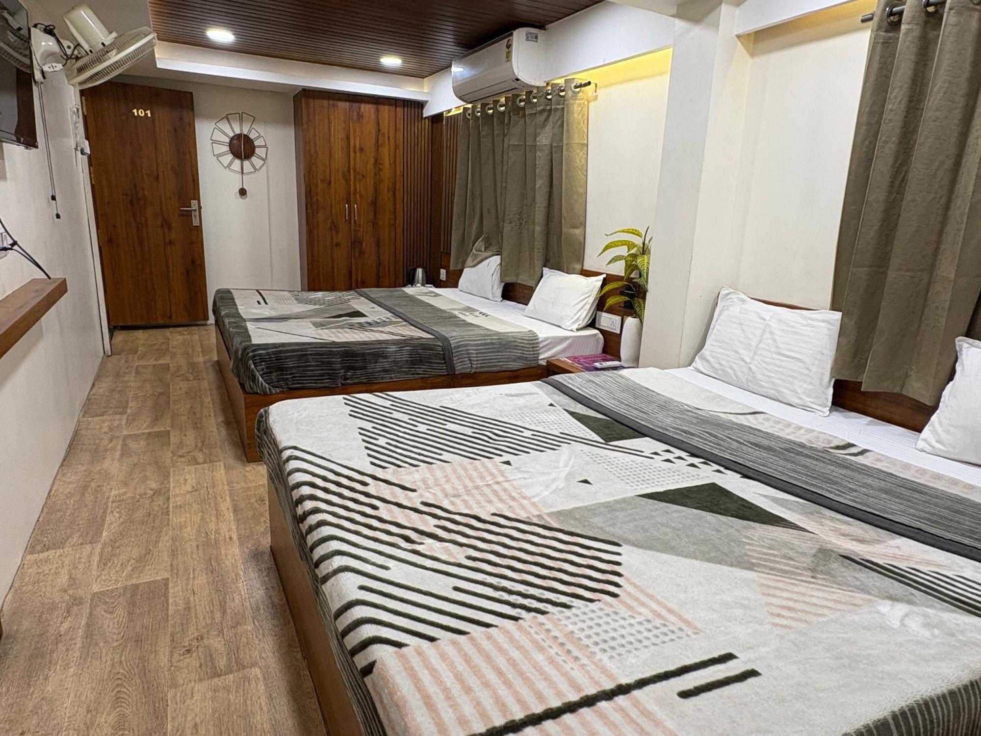Hotel Anantshree Удджайн Екстер'єр фото