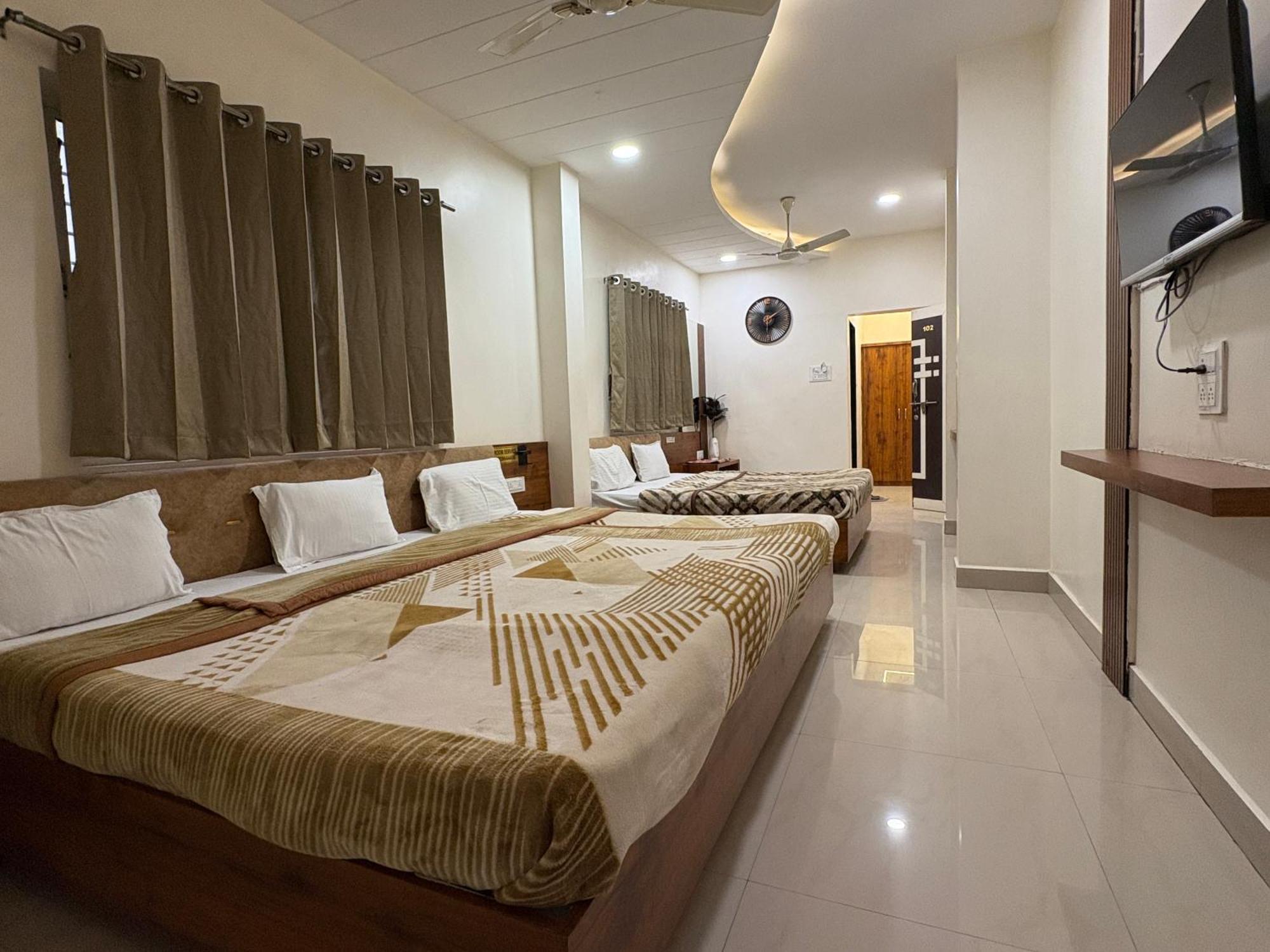 Hotel Anantshree Удджайн Екстер'єр фото