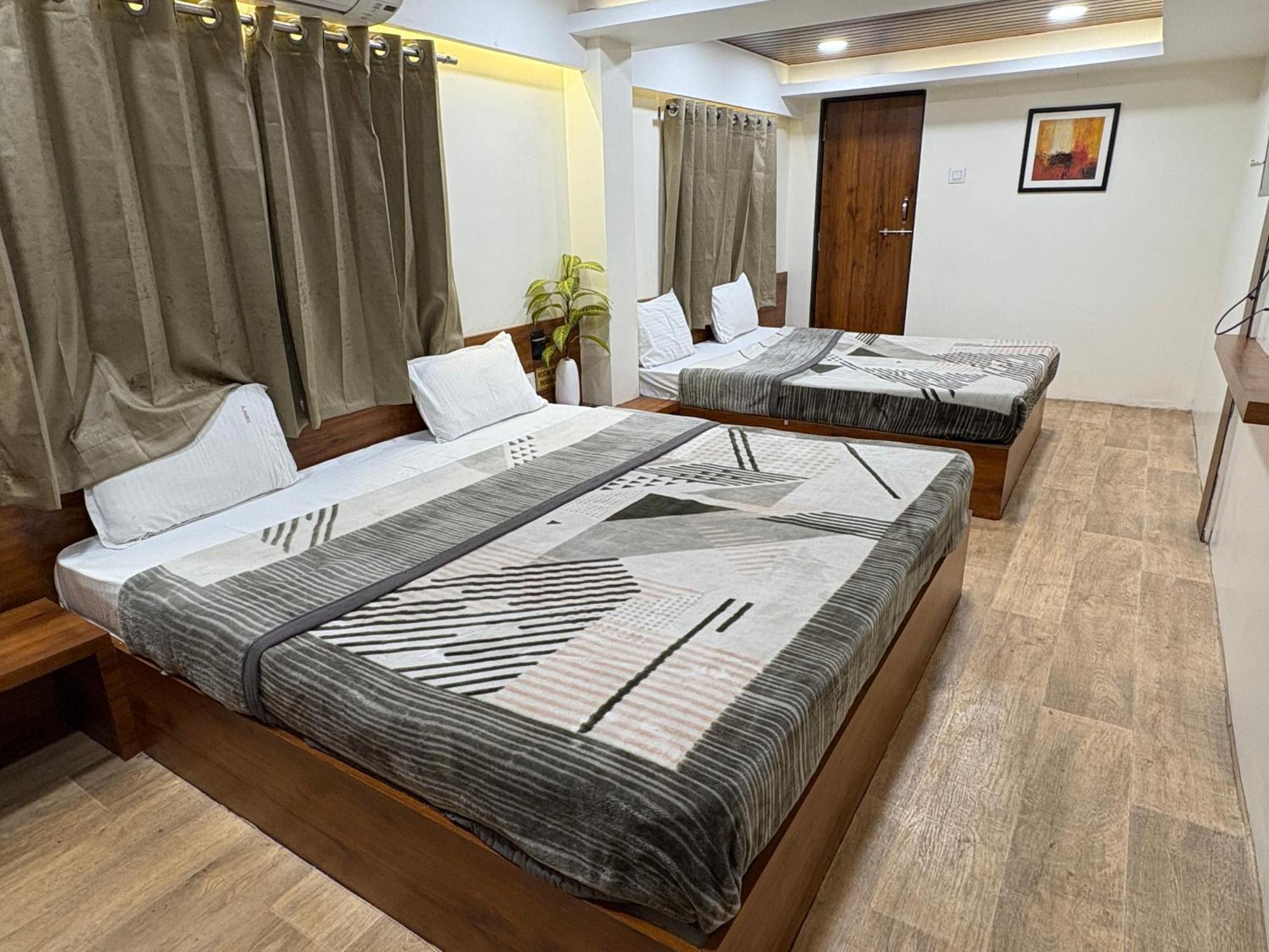 Hotel Anantshree Удджайн Екстер'єр фото
