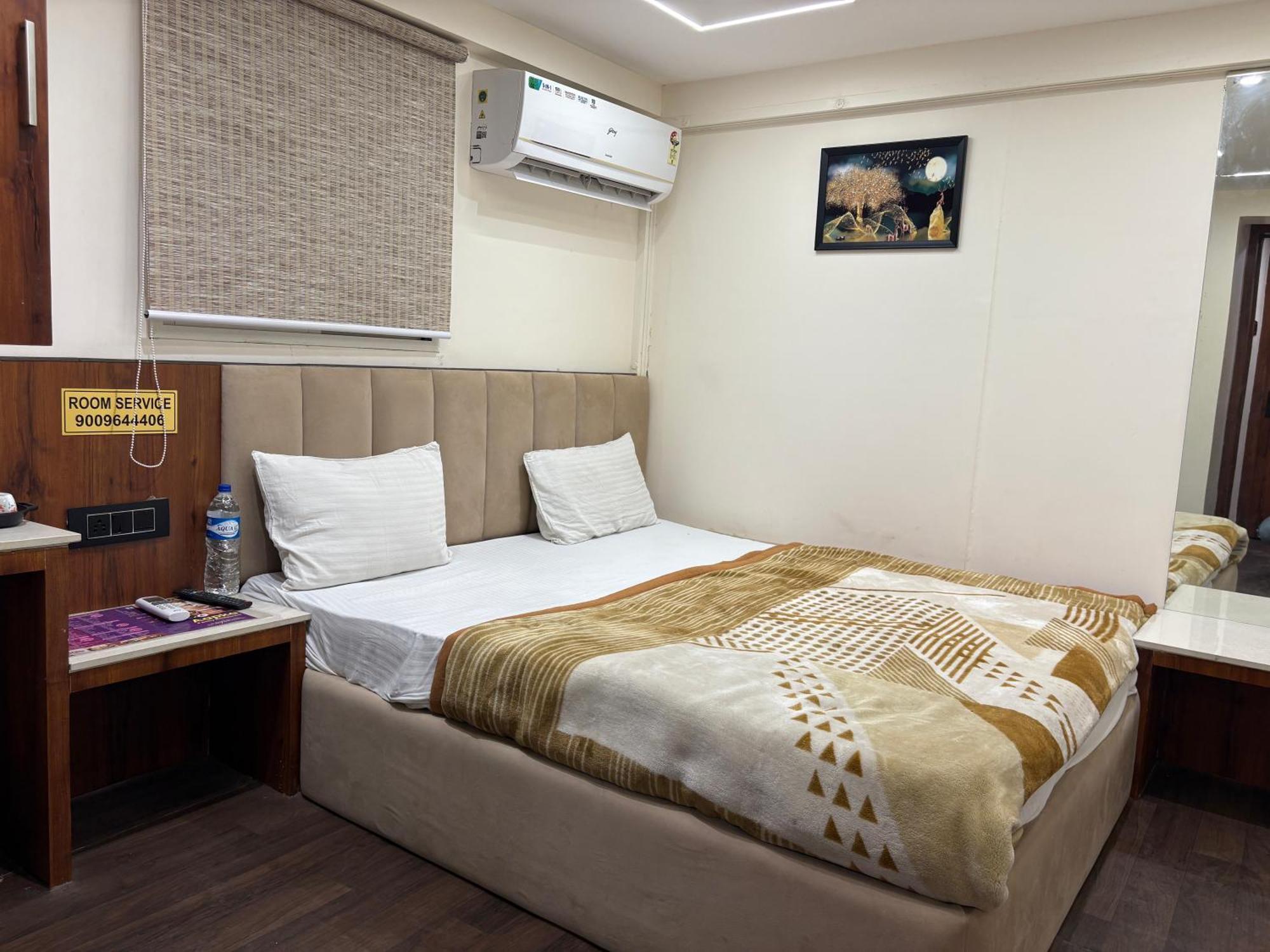Hotel Anantshree Удджайн Екстер'єр фото