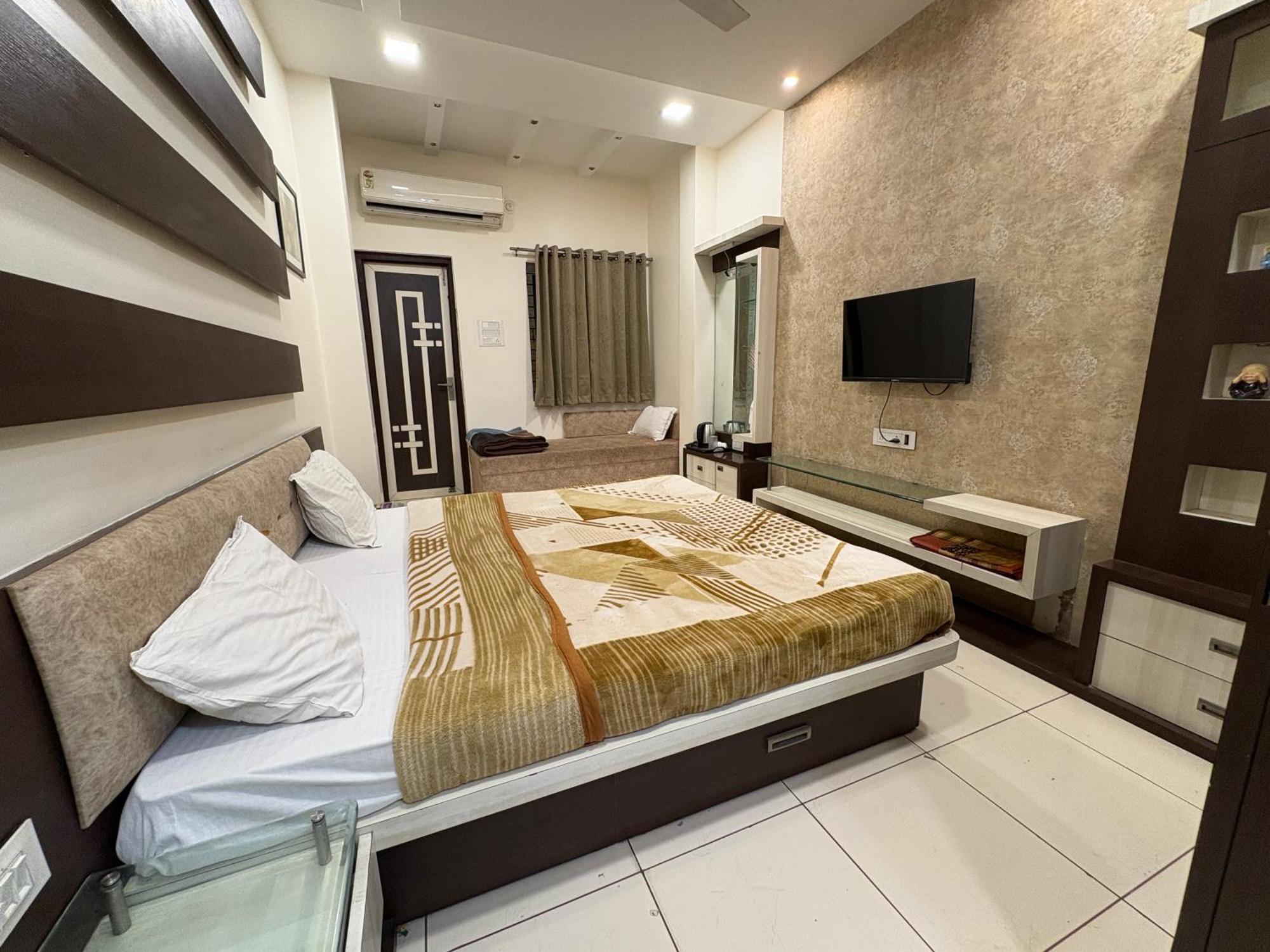 Hotel Anantshree Удджайн Екстер'єр фото
